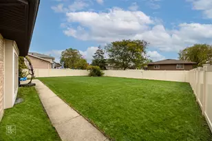 8313 Aster Ln, Tinley Park, IL 60477 - Photo 28