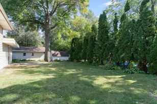 316 Sycamore Dr, Naperville, IL 60540 - Photo 24