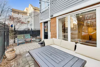 2647 N Southport Avenue, Chicago, IL 60614 - Photo 2