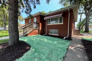 655 Hirsch Ave, Calumet City, IL 60409 - Photo 2