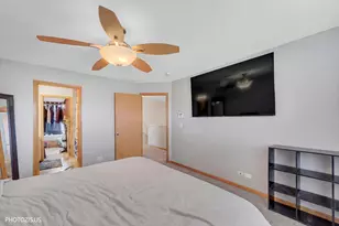 634 W Jonathan Dr, Round Lake, IL 60073 - Photo 18