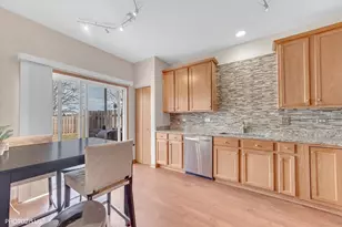 634 W Jonathan Dr, Round Lake, IL 60073 - Photo 10