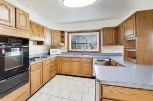 23576 N Melody Ln, Lake Zurich, IL 60047 - Photo 4