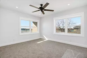 297 E Lakeview Ave, Round Lake Beach, IL 60073 - Photo 30