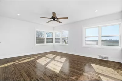 297 E Lakeview Avenue, Round Lake Beach, IL 60073 - Photo 28