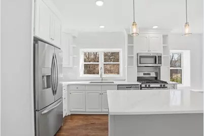 297 E Lakeview Avenue, Round Lake Beach, IL 60073 - Photo 8