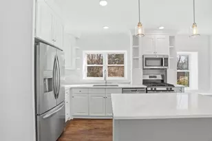 297 E Lakeview Ave, Round Lake Beach, IL 60073 - Photo 8