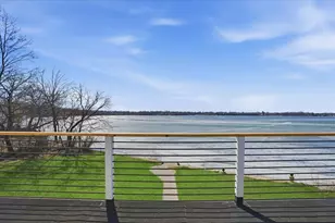 297 E Lakeview Ave, Round Lake Beach, IL 60073 - Photo 32