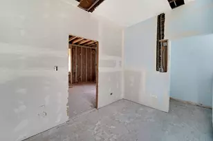 8626 S Kingston Ave, Chicago, IL 60617 - Photo 6