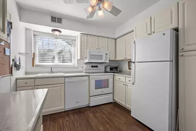 429 Elm Street #5J, Deerfield, IL 60015 - Photo 2