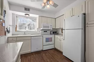 429 Elm St, Deerfield, IL 60015 - Photo 2