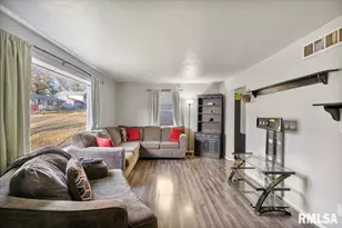 337 5th St Ct, Silvis, IL 61282 - Photo 12