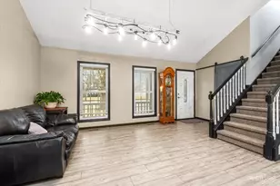 129 Seton Creek Dr, Oswego, IL 60543 - Photo 2