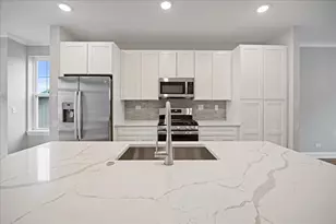 180 Eli Ct, Des Plaines, IL 60016 - Photo 20