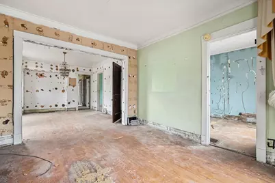 912 N Latrobe Avenue, Chicago, IL 60651 - Photo 2