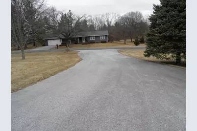 2264 Ridgeview Drive, Muscatine, IA 52761 - Photo 32