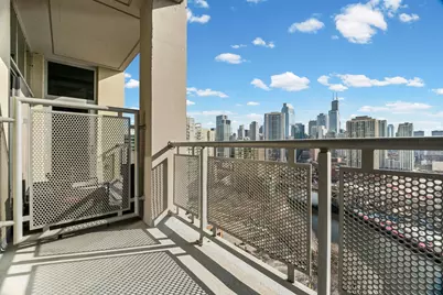 700 N Larrabee Street #1613, Chicago, IL 60654 - Photo 4