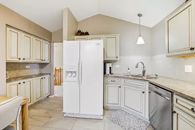 30W038 Willow Lane #D, Warrenville, IL 60555 - Photo 12
