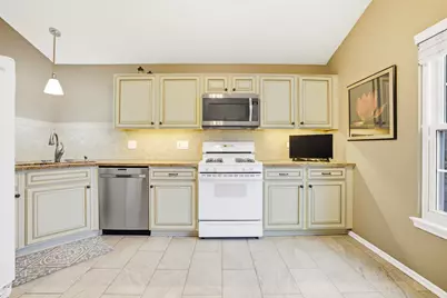 30W038 Willow Lane #D, Warrenville, IL 60555 - Photo 14