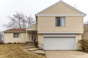 105 Asheville Ct, Vernon Hills, IL 60061 - Photo 1