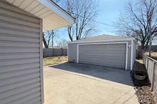 3246 176th St, Hammond, IN 46323 - Photo 16