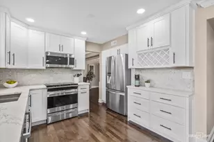 233 Briarheath Ln, Naperville, IL 60565 - Photo 12