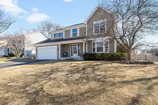 509 W Hawthorne Blvd, Mundelein, IL 60060 - Photo 1