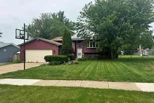 114 W Hawthorne Blvd, Mundelein, IL 60060 - Photo 2