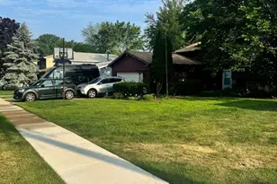 114 W Hawthorne Blvd, Mundelein, IL 60060 - Photo 4