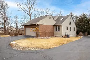 2140 31st Ave, Rock Island, IL 61201 - Photo 2