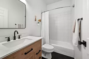 2650 N Mildred Ave, Chicago, IL 60614 - Photo 32