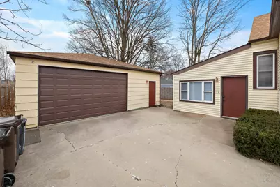 15 W Woodstock Street, Crystal Lake, IL 60014 - Photo 16