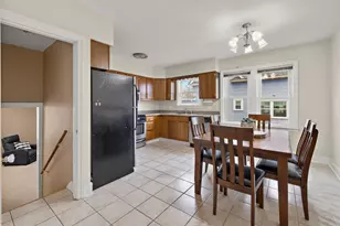 15 W Woodstock St, Crystal Lake, IL 60014 - Photo 8