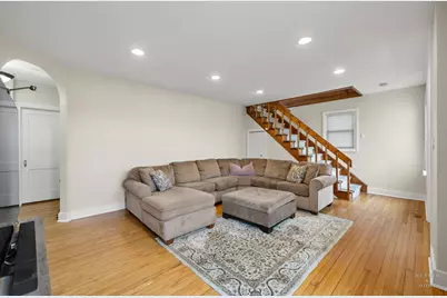 15 W Woodstock Street, Crystal Lake, IL 60014 - Photo 6