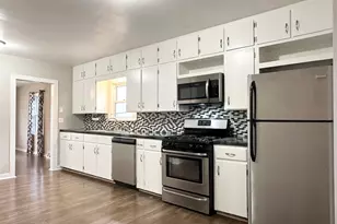 1075 S 7th Ave, Kankakee, IL 60901 - Photo 10