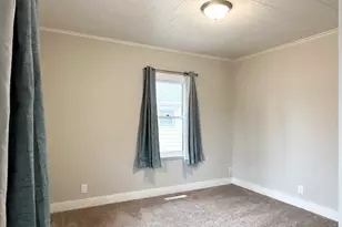 1075 S 7th Ave, Kankakee, IL 60901 - Photo 12