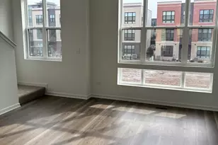 369 Summit Cir, Lombard, IL 60148 - Photo 6