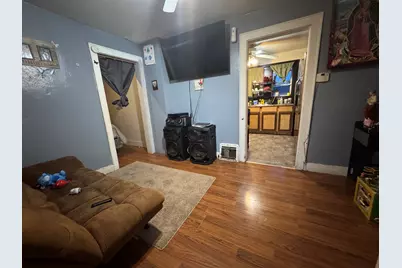 906 Avenue G, Sterling, IL 61081 - Photo 2