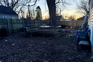 906 Ave G, Sterling, IL 61081 - Photo 6