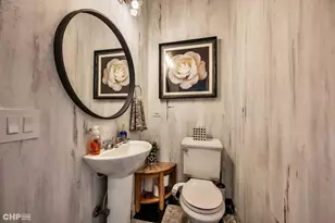 1424 W Grand Ave, Chicago, IL 60642 - Photo 8