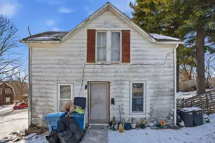 529 N 5th St, Savanna, IL 61074 - Photo 1