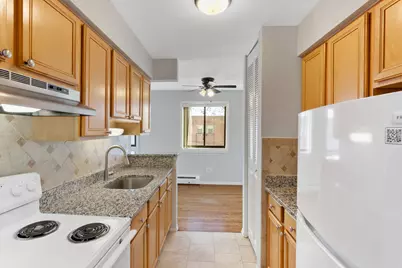 6001 N Kenmore Avenue #511, Chicago, IL 60660 - Photo 4