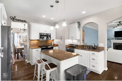 2220 Brookwood Drive, South Elgin, IL 60177 - Photo 6