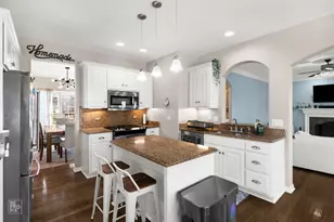 2220 Brookwood Dr, South Elgin, IL 60177 - Photo 6