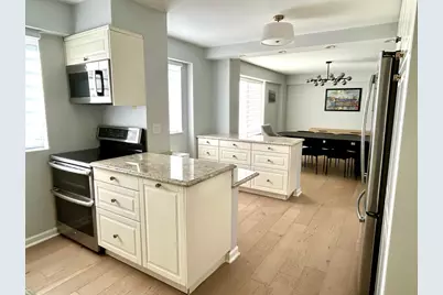 7061 N Kedzie Avenue #115, Chicago, IL 60645 - Photo 4