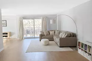 7061 N Kedzie Ave, Chicago, IL 60645 - Photo 2