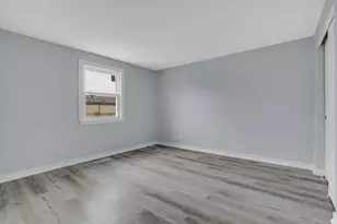 842 Colonial Dr, Wheeling, IL 60090 - Photo 10