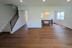 235 E Manchester Dr, Wheeling, IL 60090 - Photo 6