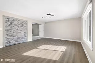 1412 W Broadview Ave, Crete, IL 60417 - Photo 4