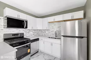 1412 W Broadview Ave, Crete, IL 60417 - Photo 10